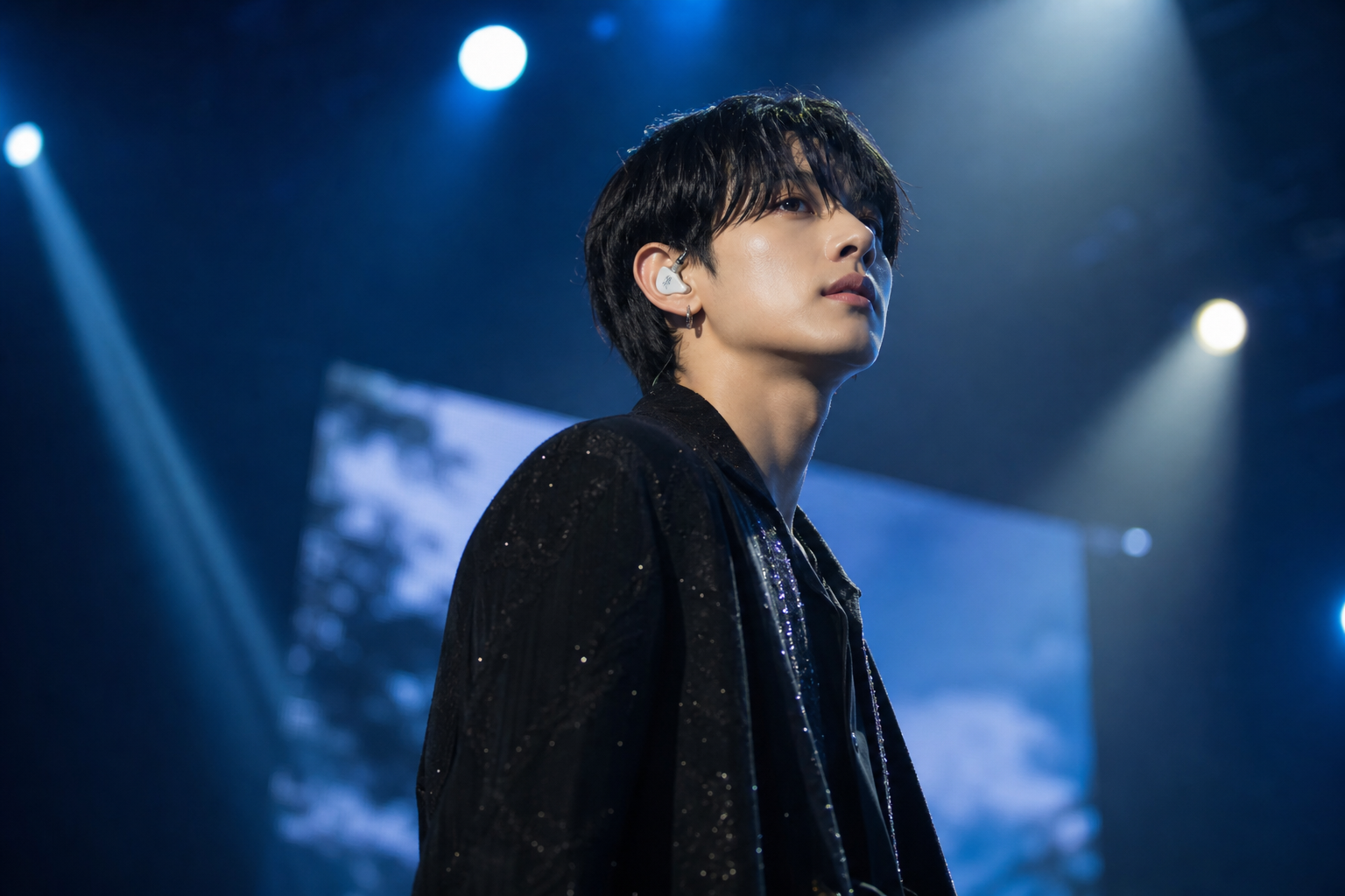 우즈 콘서트 기사 핵심 맥락을 보여주는 이미지 - 이담은 8일(기사 기준) 현지 공연 주관사에 대한 확인 결과를 바탕으로 공식 입장을 내고 사과했다. 소속사는 “공연 운영상 미흡한 부분에 대해서...