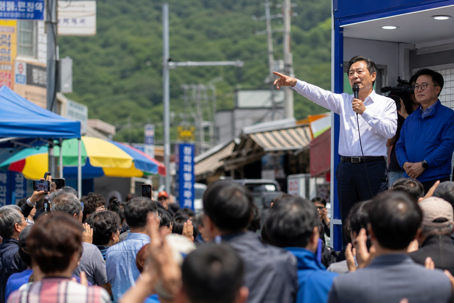 봉하마을, 유세, 지방선거 기사 핵심 맥락을 보여주는 이미지 - 민주당 지도부는 이날 오후 경남 김해 봉하마을에서 열리는 노무현 전 대통령 17주기 추도식에 참석한다. 정청래 대표와 한병도 원내대표를 비롯한...