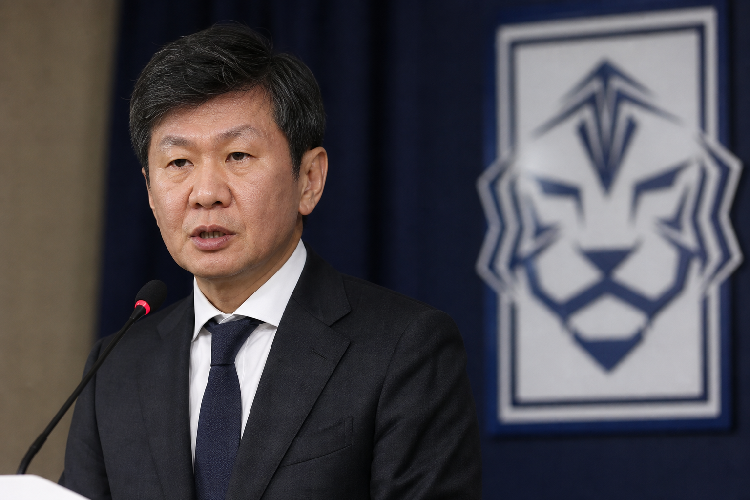 [정몽규, 월드컵, 축구협회] 기사 핵심 맥락을 보여주는 이미지 - 정 회장의 사임 또는 임기 종료를 둘러싼 축구계의 관심은 당연히 다음으로 향한다. 협회 리더십 공백이 경기 운영과 선수 선발, 장기 전략 수립에...
