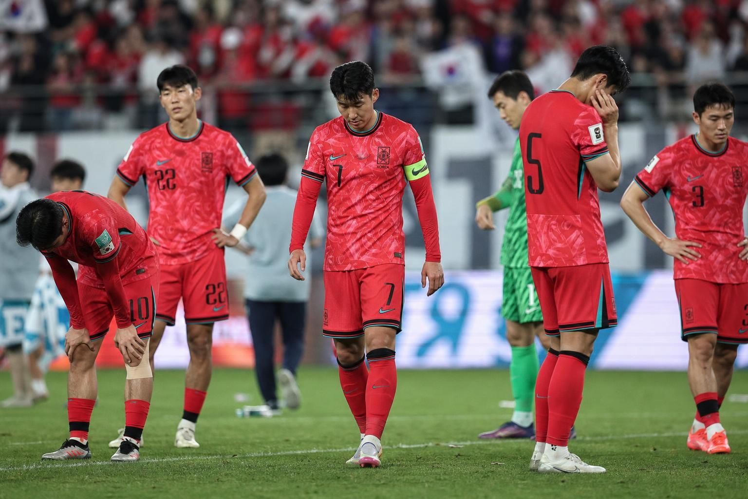 월드컵 순위 기사 핵심 맥락을 보여주는 이미지 - 연합뉴스 보도에 따르면 FIFA는 A매치 결과를 실시간 반영하는 방식으로 랭킹과 점수를 산정한다. 이번 순위 변화는 월드컵 조별리그에서의 성적이...