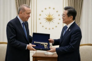 정상외교 선물과 대통령기록물 관리를 상징하는 이미지