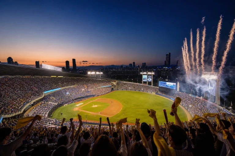 잠실구장 마지막 KBO 올스타전을 상징하는 야구장 축제 이미지
