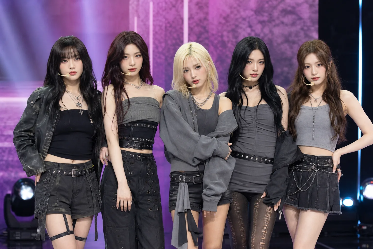 K팝 그룹이 컴백 무대를 준비하는 모습을 표현한 이미지