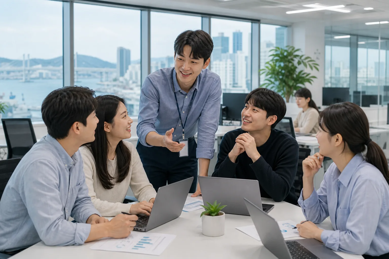 청년 채용 게시판과 지역 기업 일자리 정책 이미지