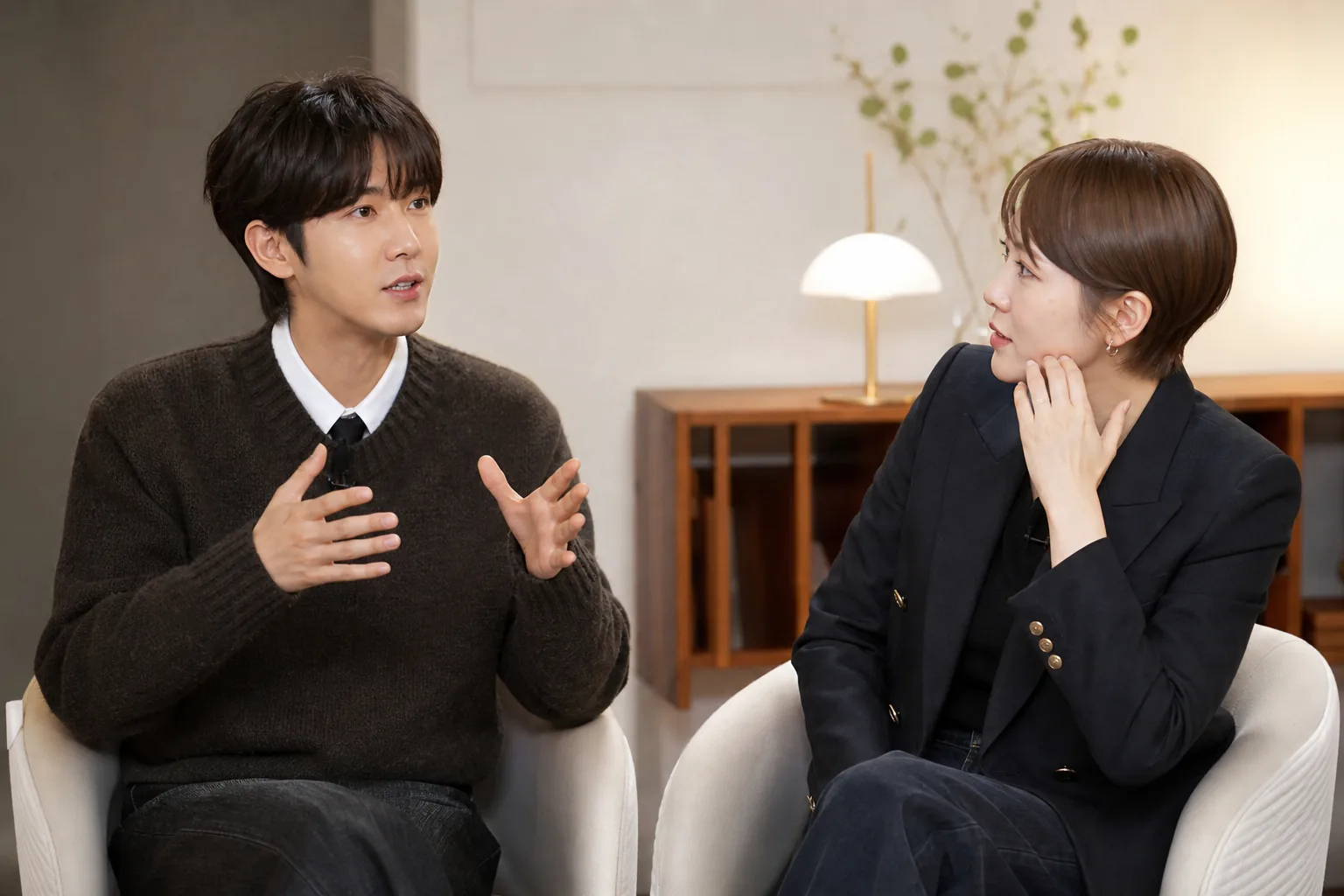 연예계 이미지 관리와 공개 발언을 상징하는 이미지
