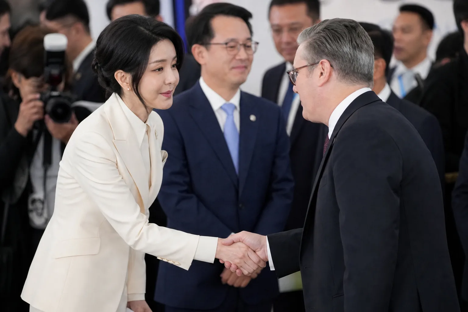정치권에서 영상 자료를 둘러싸고 벌어지는 공방 이미지