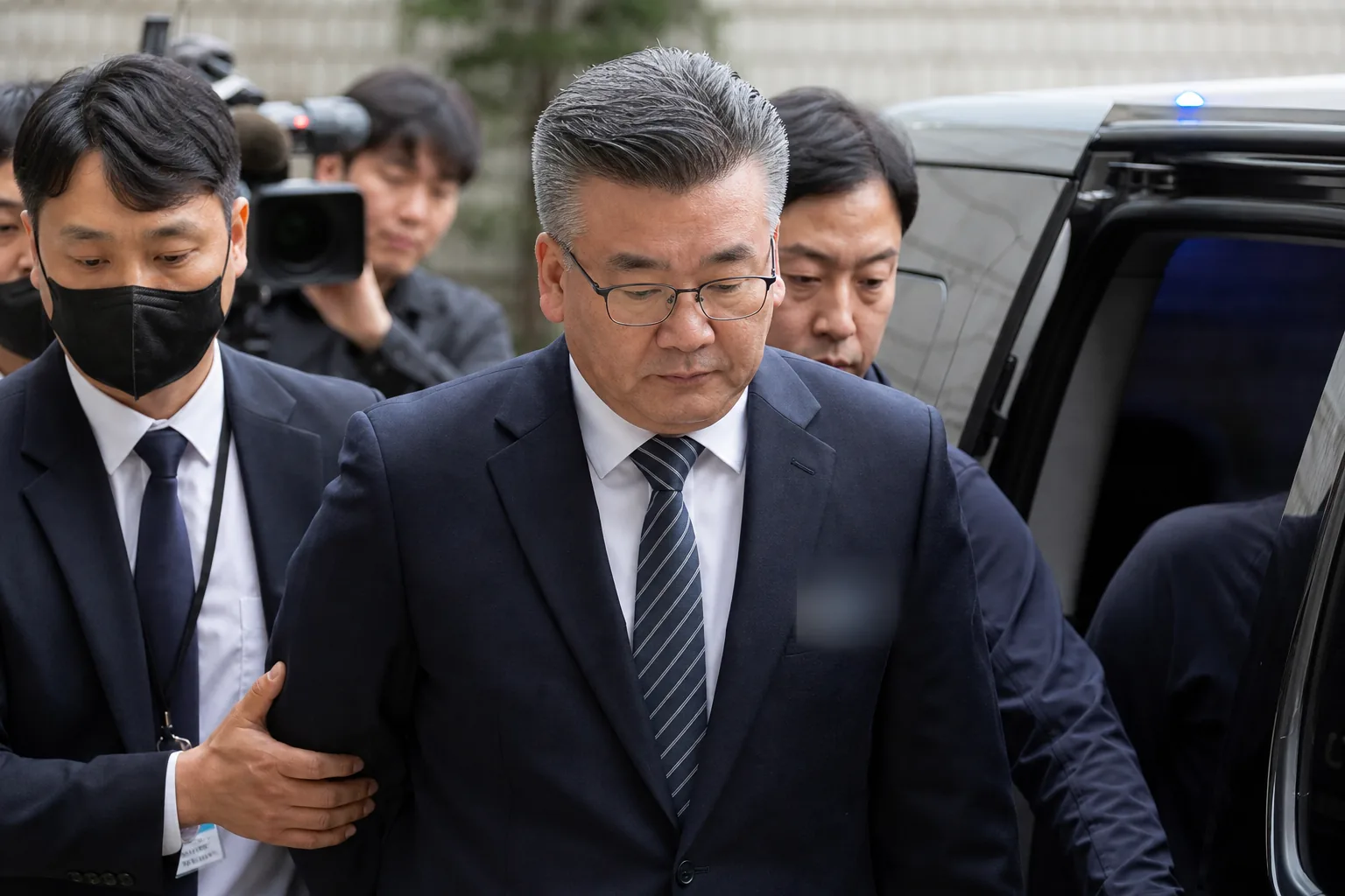 법원 영장 심사와 감사 관련 수사 자료