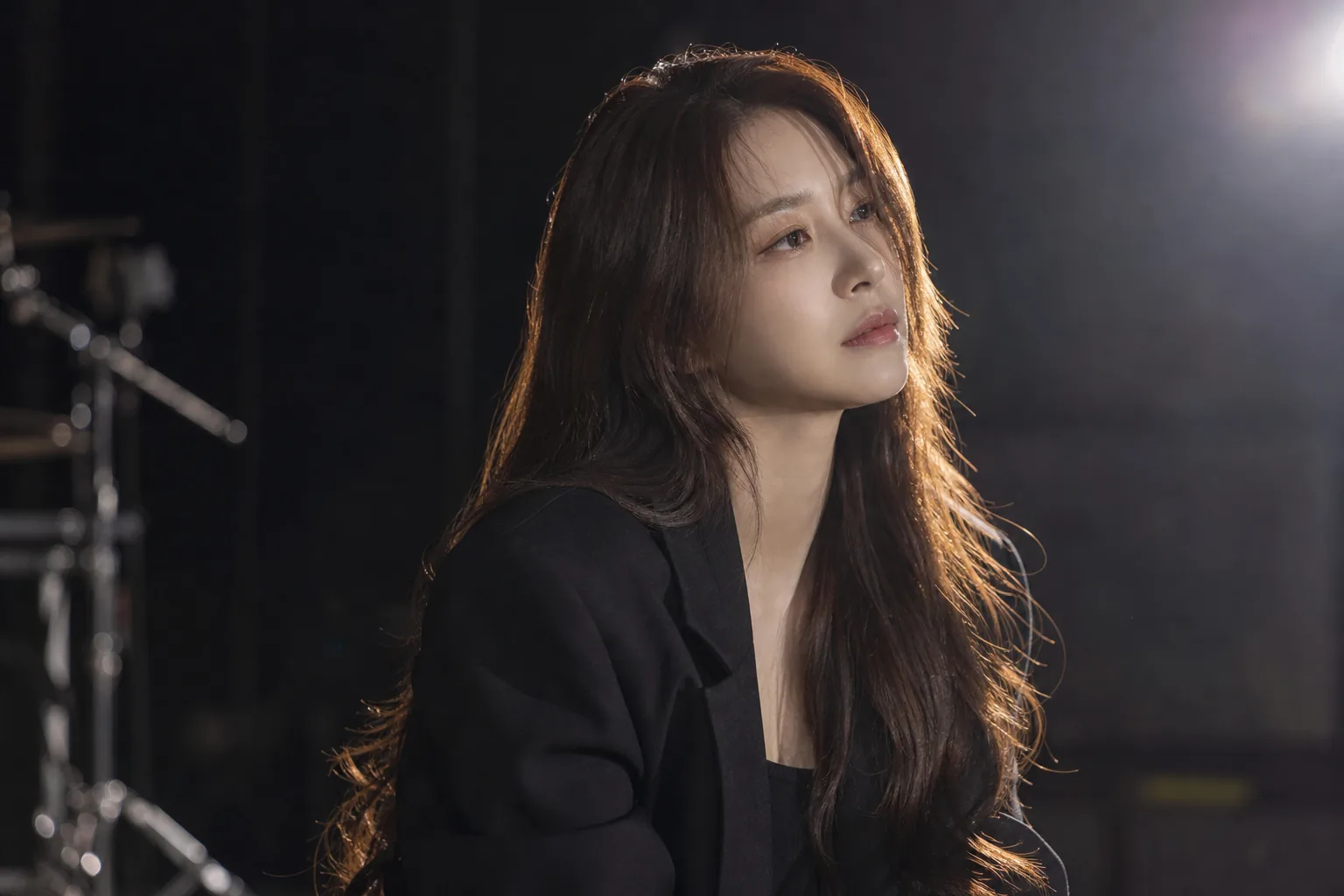 K팝 솔로 가수의 밴드 사운드 컴백 무대