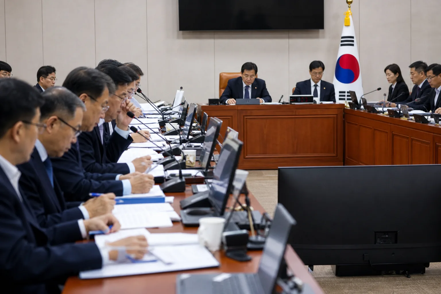 검찰과 경찰 수사권 조정 쟁점을 보여주는 이미지