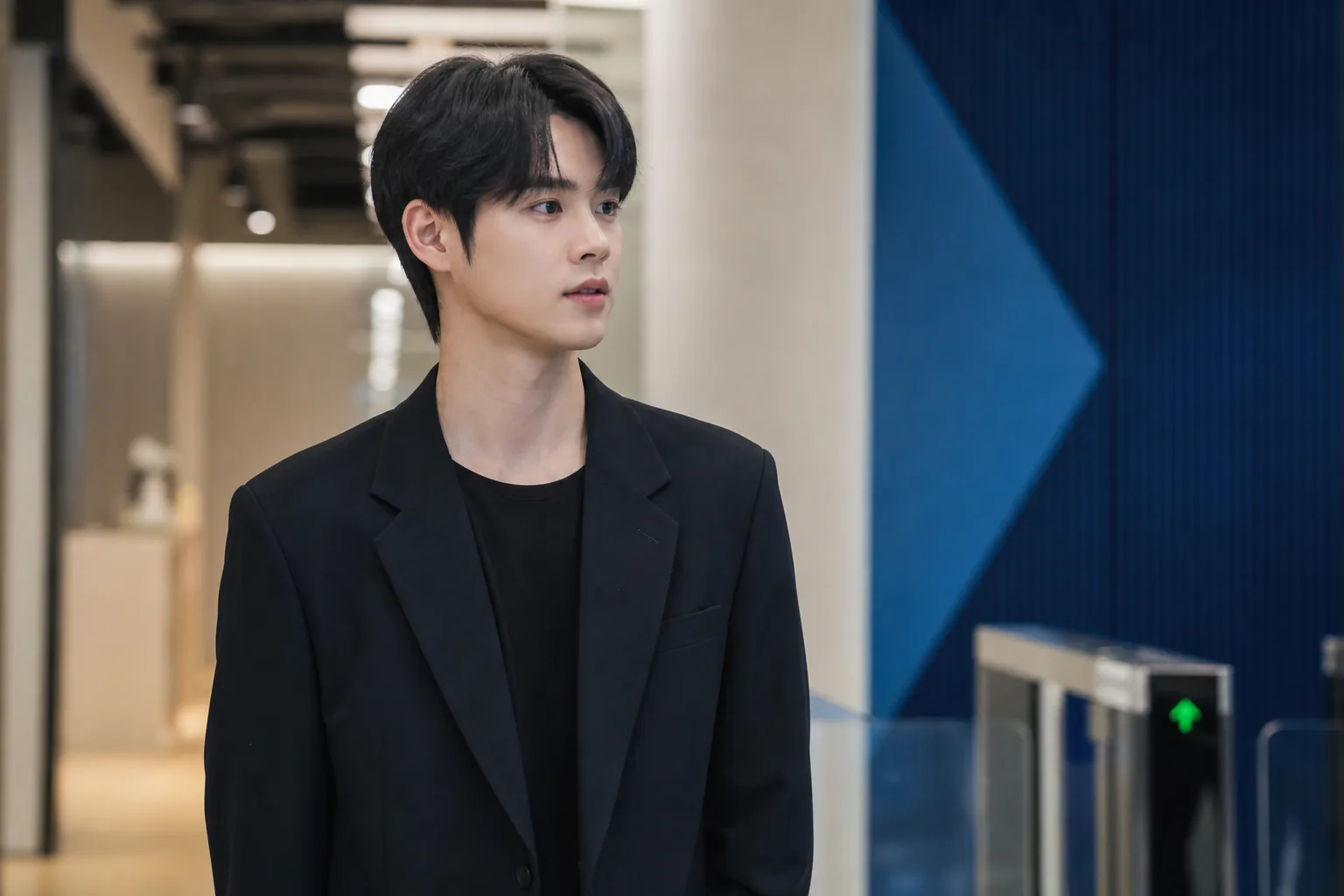 혹시 배우 연습생? 박진영 훈남 매니저 등장..JYP 4대 미남 인증 핵심 장면