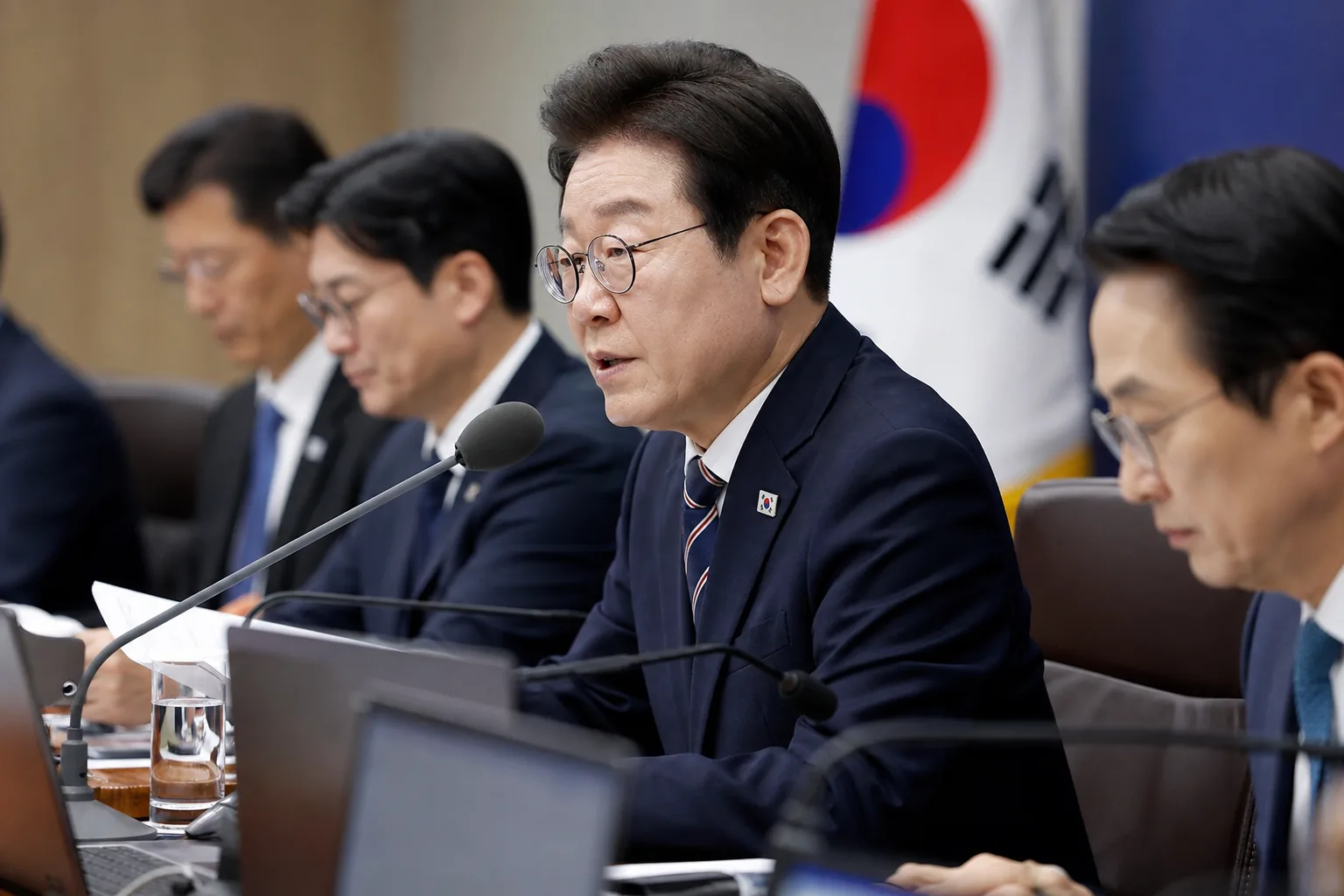 이 대통령 국정지지율 46.3% 민주 41.3% 국힘 40.6% 리얼미터 후속 영향