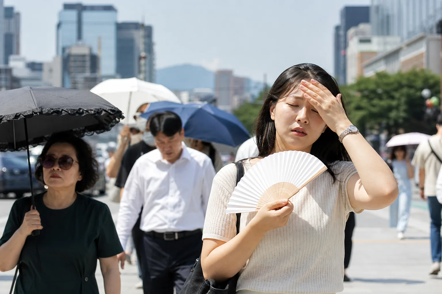 부산ㆍ울산ㆍ경남 낮 최고 35∼38도…일부 체감온도 38도 이상 핵심 장면