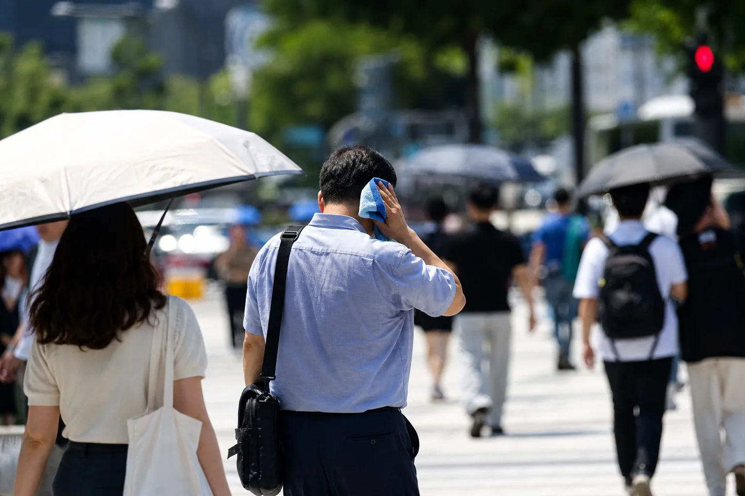 부산ㆍ울산ㆍ경남 낮 최고 35∼38도…일부 체감온도 38도 이상 후속 영향