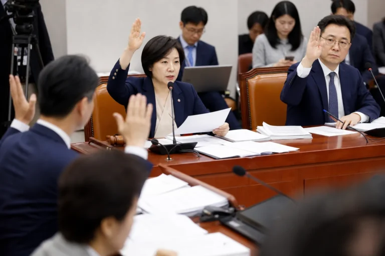 법사위 소위, '보완수사권 폐지' 형소법 개정안 여권 주도 의결 관련 정치 뉴스 대표 이미지