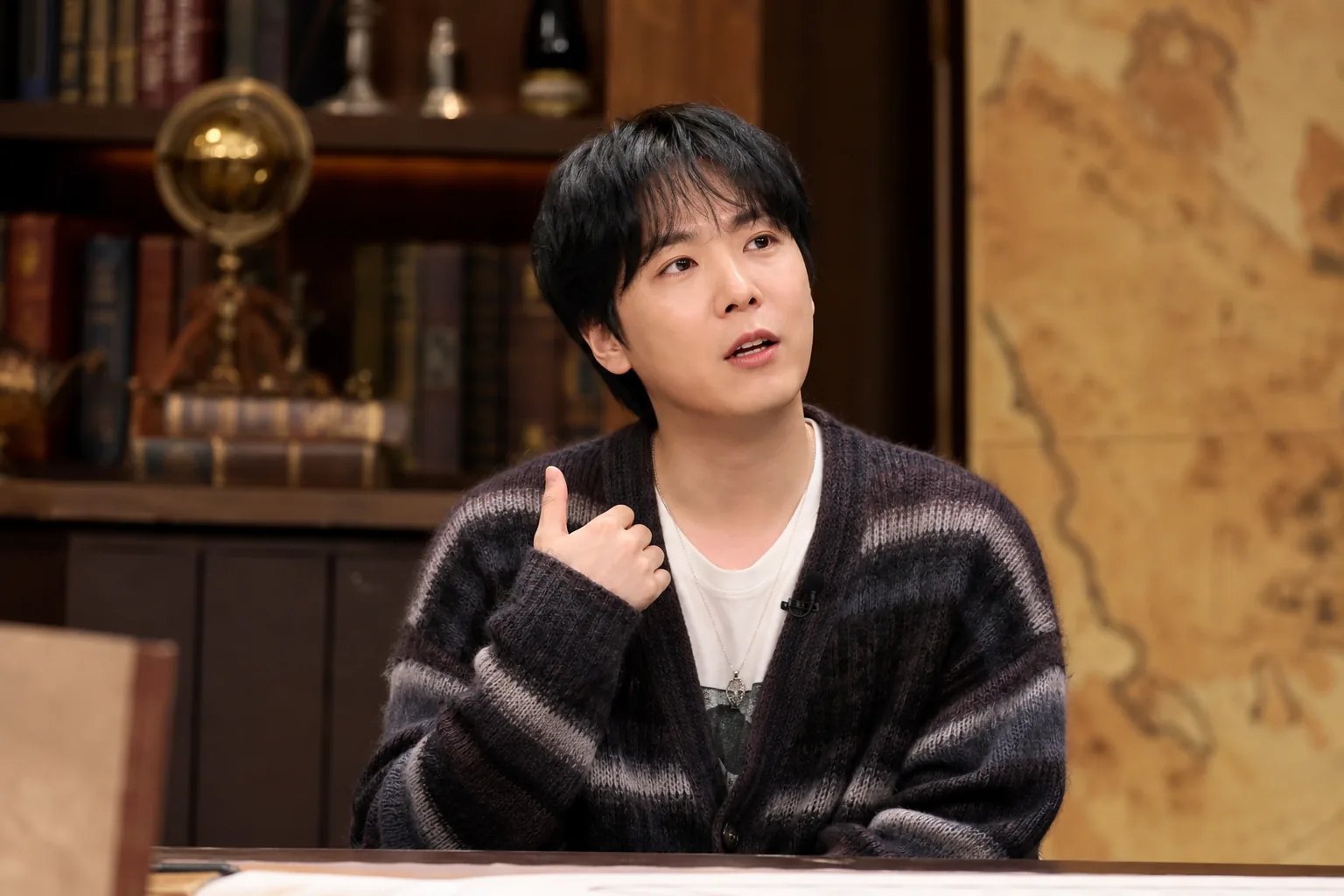 이홍기 “팬들에 ‘나 데이트 좀 하자’ 외치고 도망” (시간추적자 설록) 핵심 내용을 시각화한 이미지