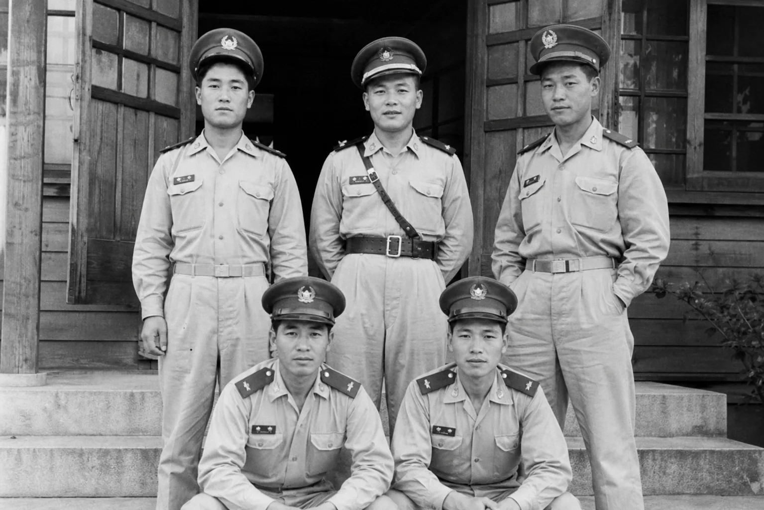북한군에 맞선 벌교경찰서 故강대언 경사, 76년만에 가족품으로 핵심 내용을 시각화한 이미지