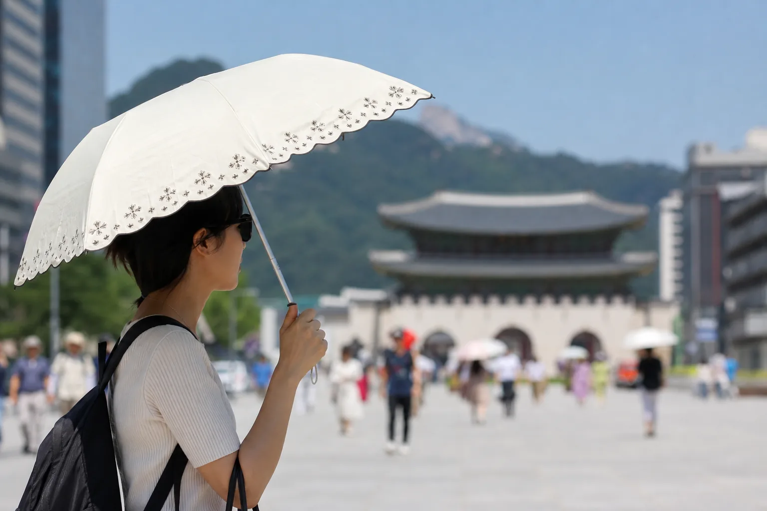전국 최고 체감온도 '38도' 폭염·열대야 기승…야외활동 유의 핵심 내용을 시각화한 이미지
