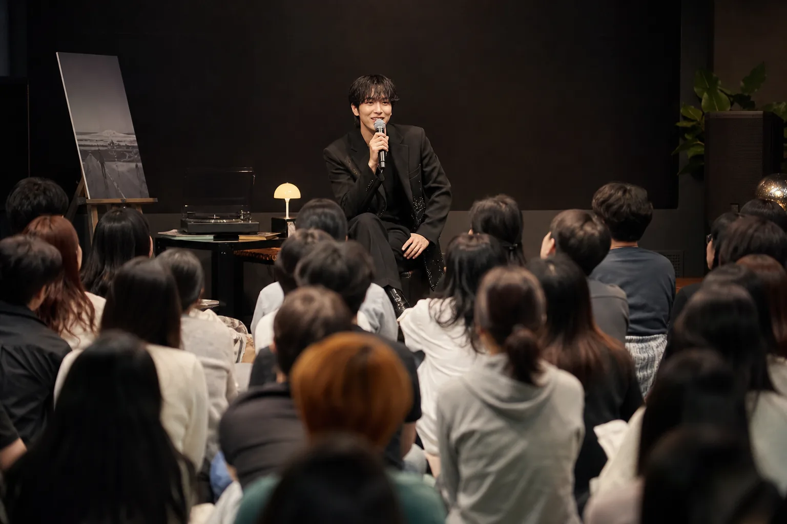 이승윤, 팬 100명과 청음 토크쇼 성료 “감격스러워” 배경과 파장을 설명하는 이미지