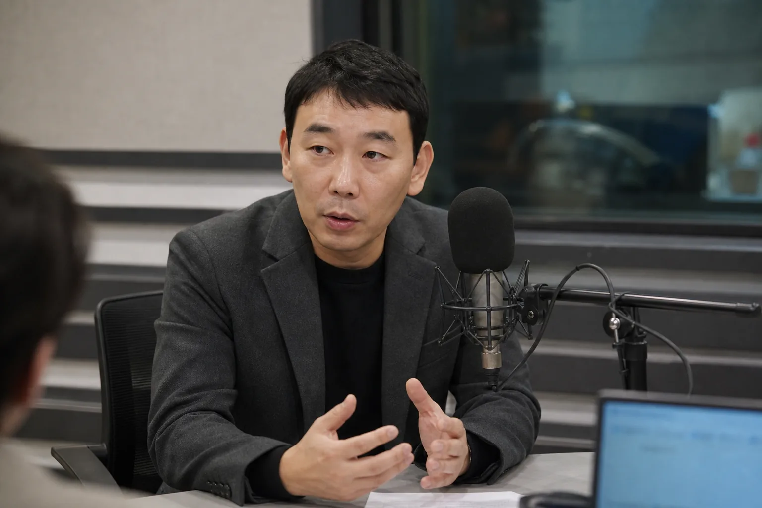 [정치쇼] 김용민 "'공소기각' 끼워넣기 전혀 아냐…이 대통령 재판용? 현행법으로 이미 가능" 핵심 내용을 시각화한 이미지