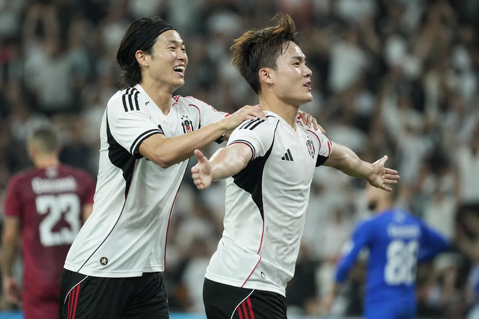오현규의 베식타시, 조규성의 미트윌란 완파…UEL 3차 예선 진출 배경과 파장을 설명하는 이미지