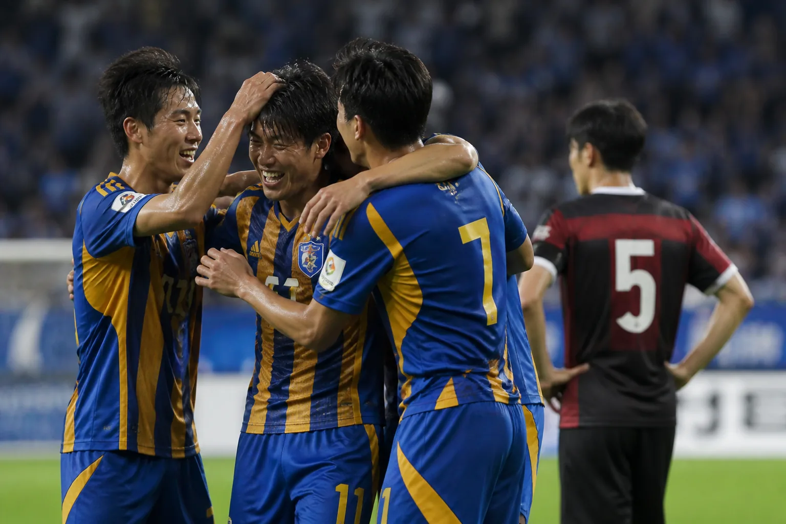 울산과 포항의 축구 경기 장면