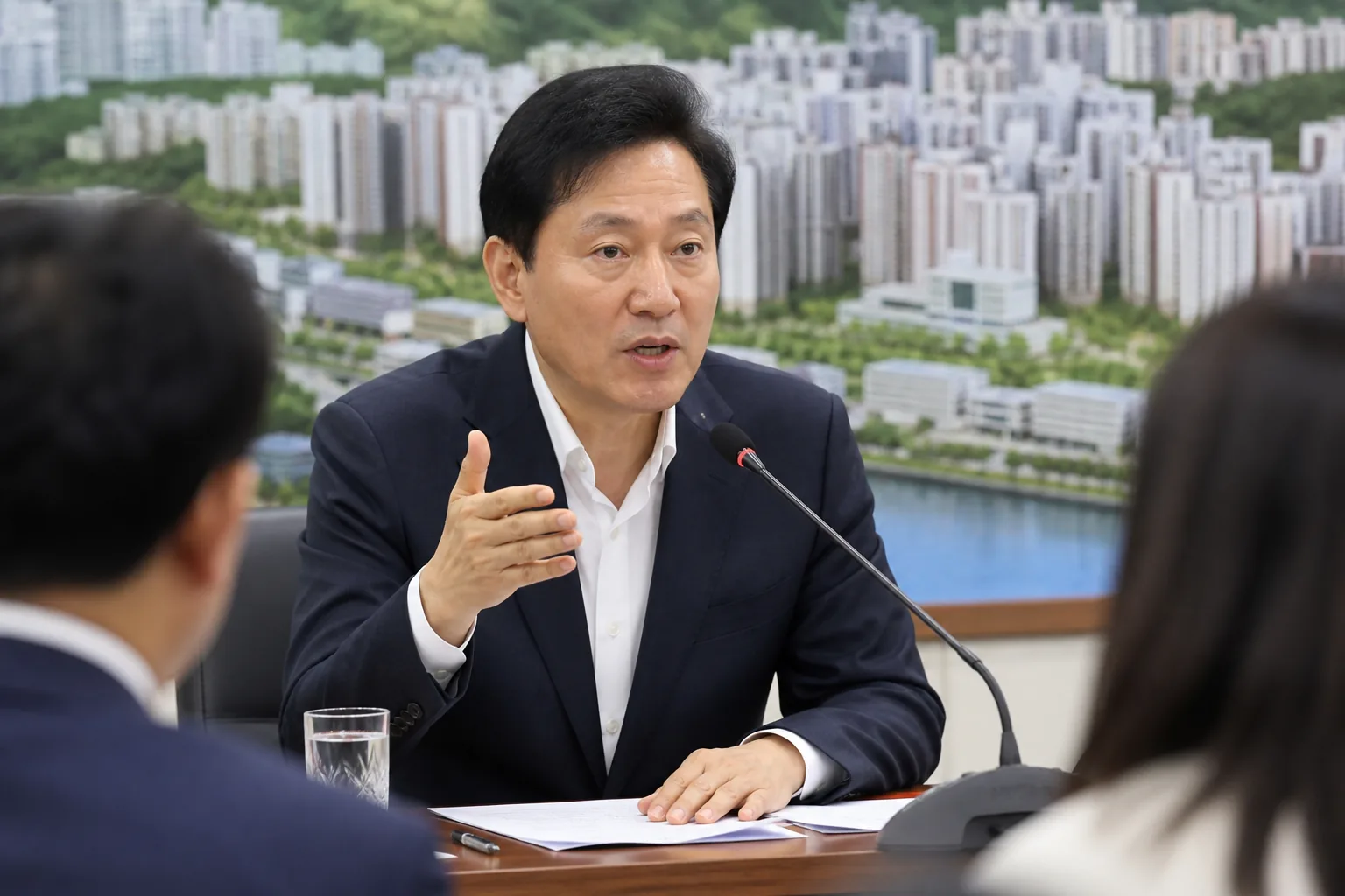 서울 도심 주거지와 녹지가 맞닿은 전경
