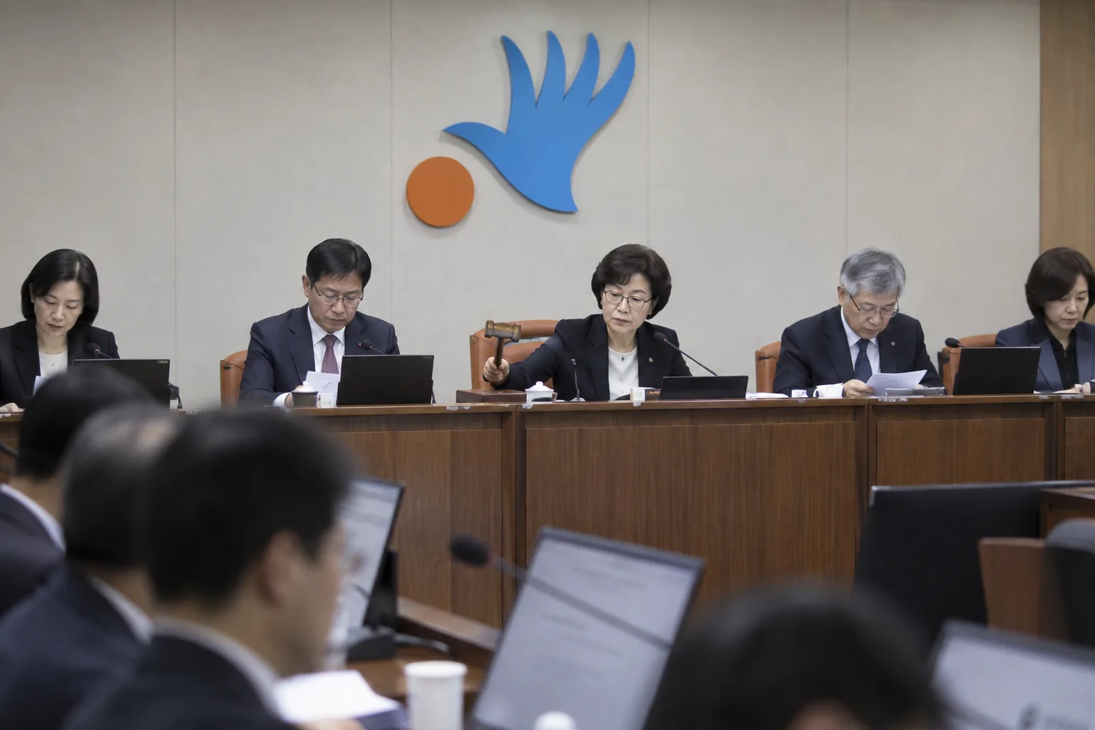 인권위 '윤석열 방어권 폐기 안건' 두 달만에 상정...결론은 또 미뤄져 핵심 내용을 시각화한 이미지