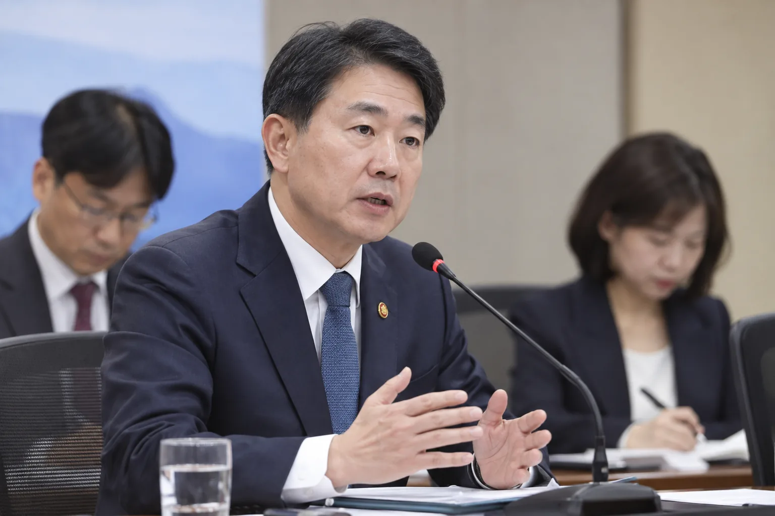 노동장관 "메가특구 노동특례 도입 위한 사회적 대화 제안"(종합) 배경과 파장을 설명하는 이미지