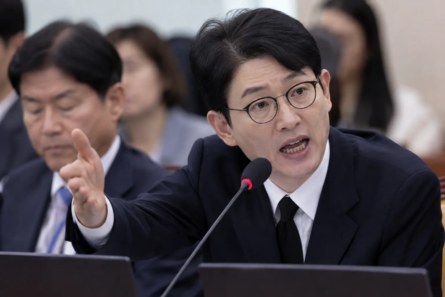 "악마" 들리자 "뭐라 그랬어!"…주진우 분노의 '샤우팅' [현장영상] 배경과 파장을 설명하는 이미지