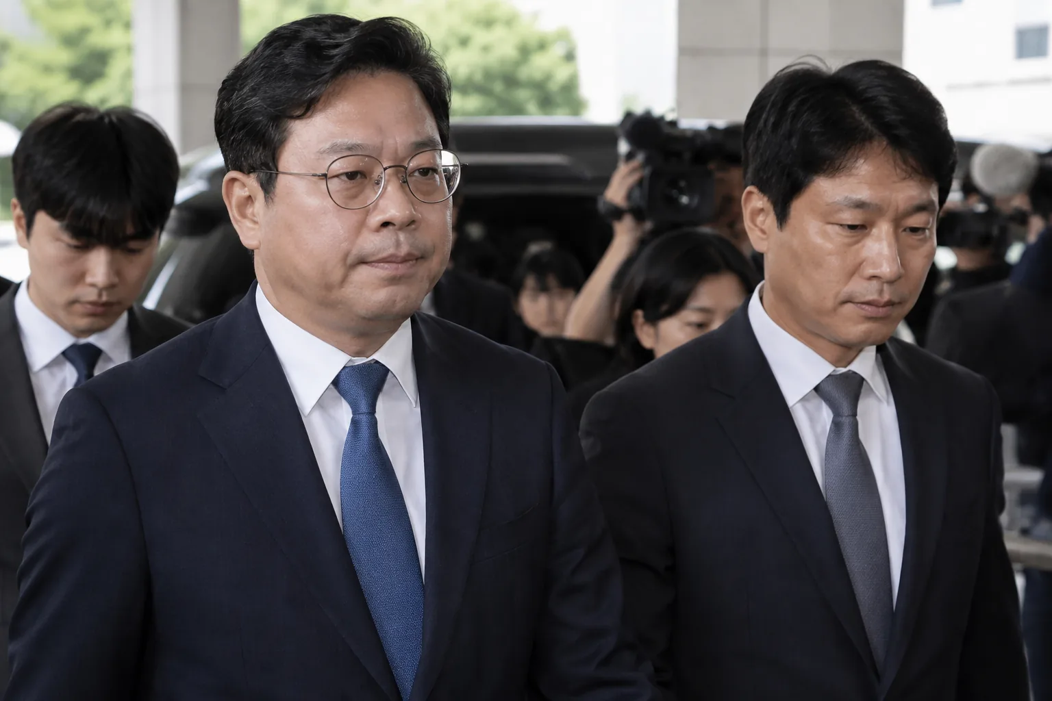 김승원 청문회 열리던 때 '나란히 법정행'…묵묵부답 배경과 파장을 설명하는 이미지