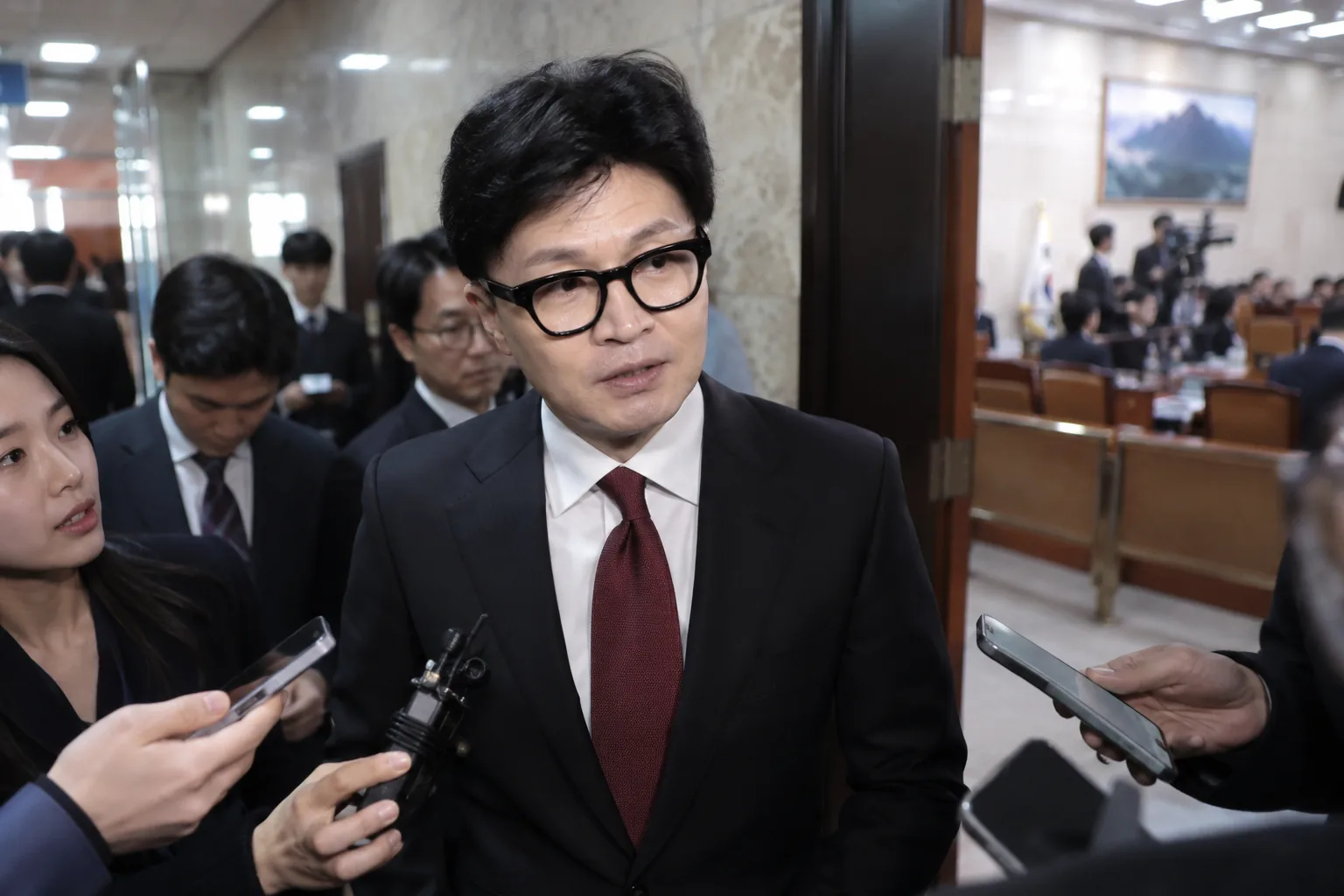 "나 국회에 있어요" 한동훈, 청문회장 밖 실시간 공세 핵심 내용을 시각화한 이미지
