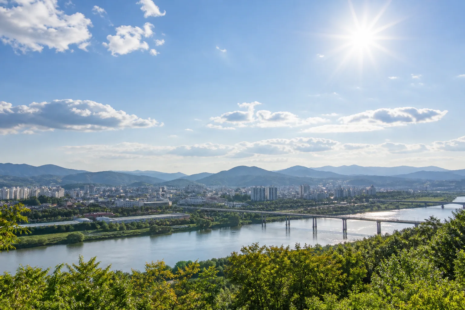 충북 대체로 맑음…낮 최고 28도 배경과 파장을 설명하는 이미지