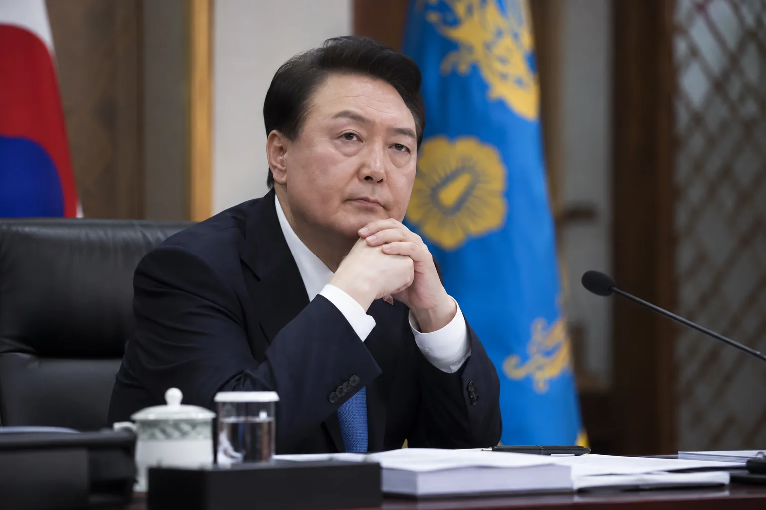 [글로컬] 대통령의 '마이웨이'와 여당의 '자중지란' 배경과 파장을 설명하는 이미지