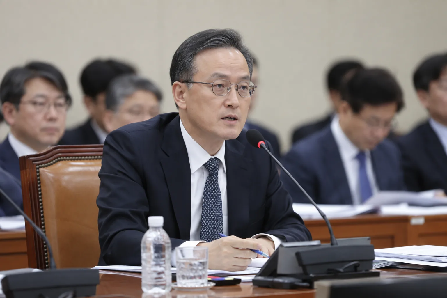 [속보] 국회 재경위, 이형일 장관 후보자 청문보고서 채택 핵심 내용을 시각화한 이미지
