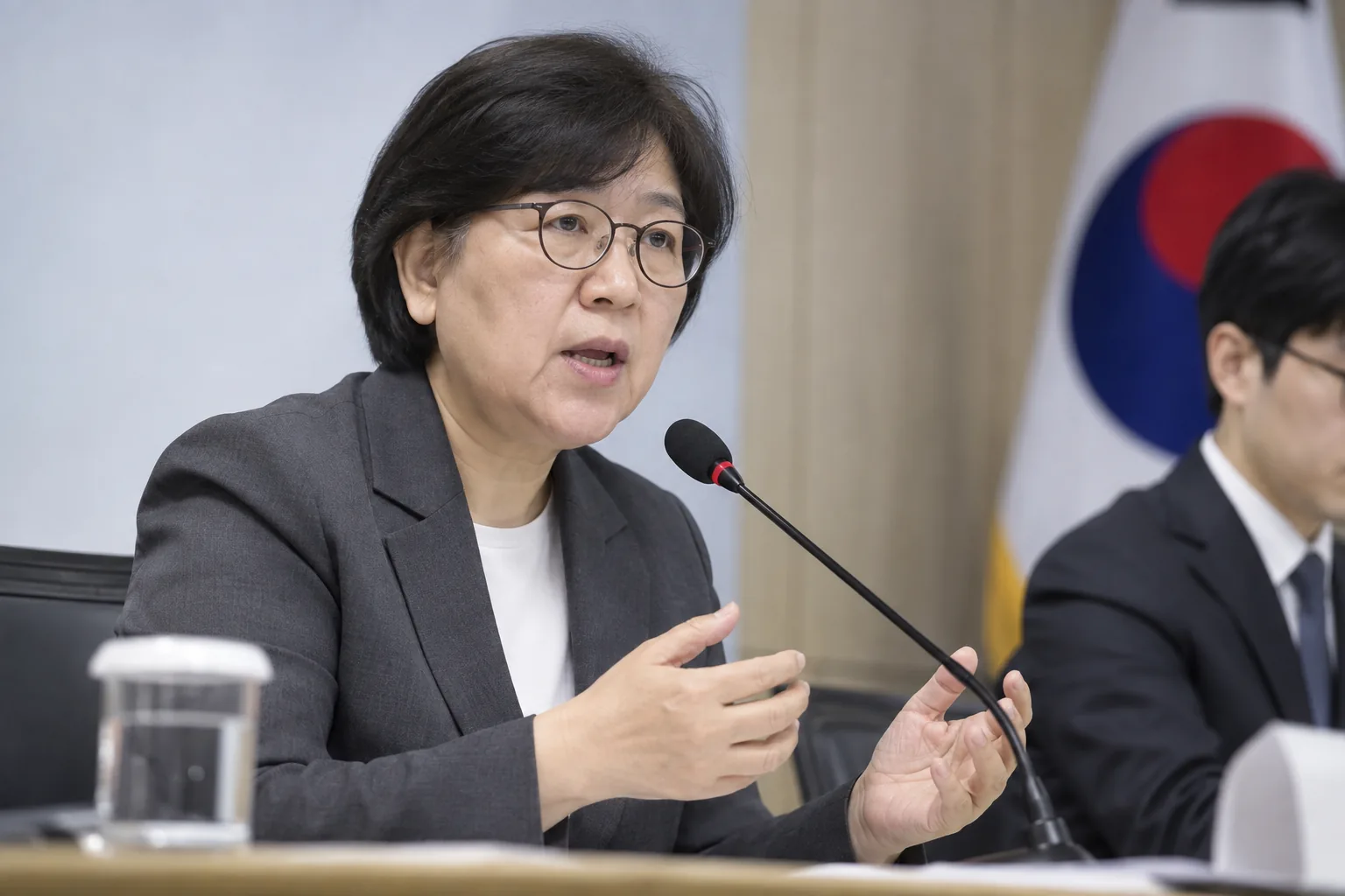 정은경 “미프진 처방 자체로 의료진 처벌 안받아…선택권 보장” 핵심 내용을 시각화한 이미지