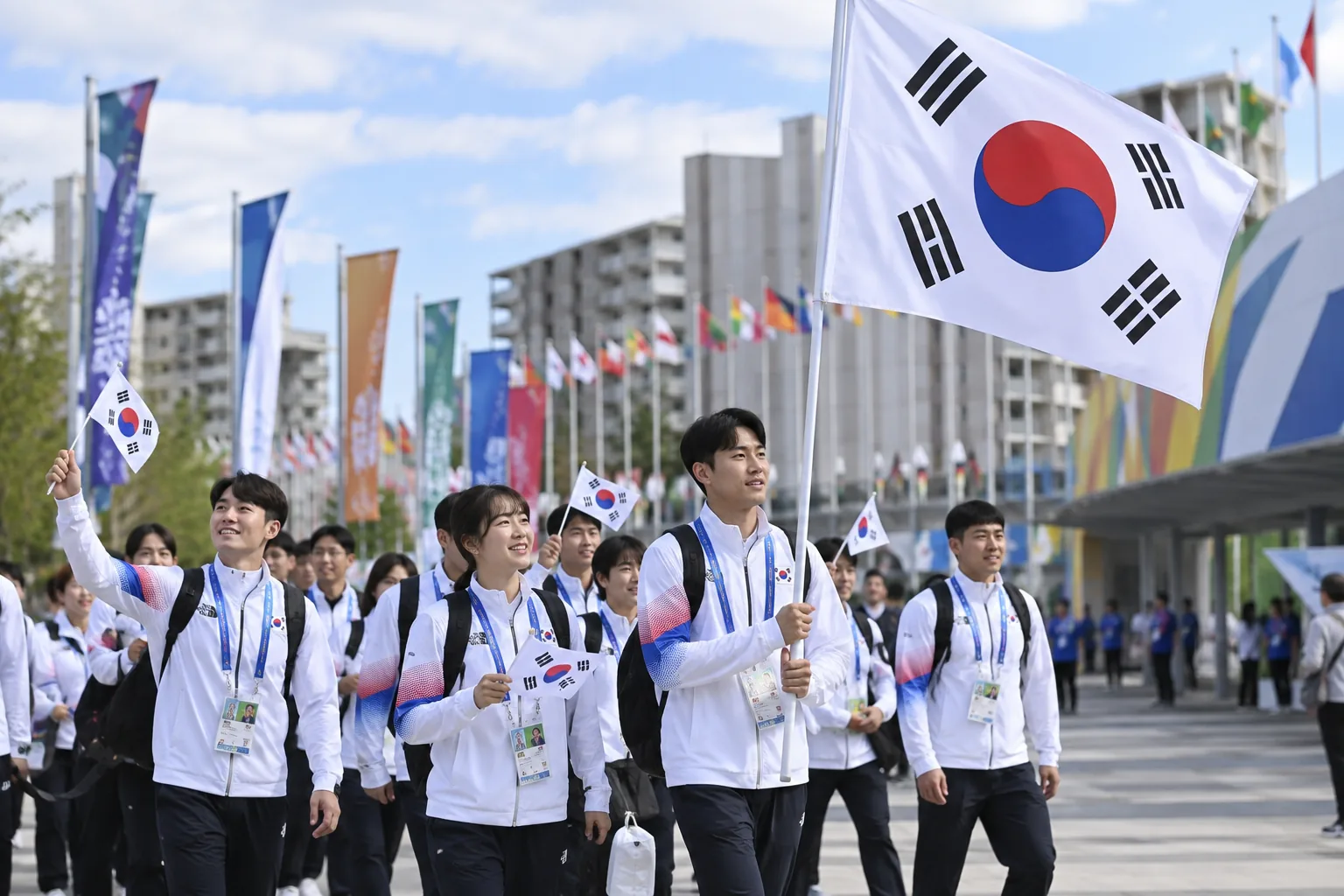 [아시안게임] 나고야에 힘차게 게양된 태극기…한국 선수단 공식 입촌 배경과 파장을 설명하는 이미지