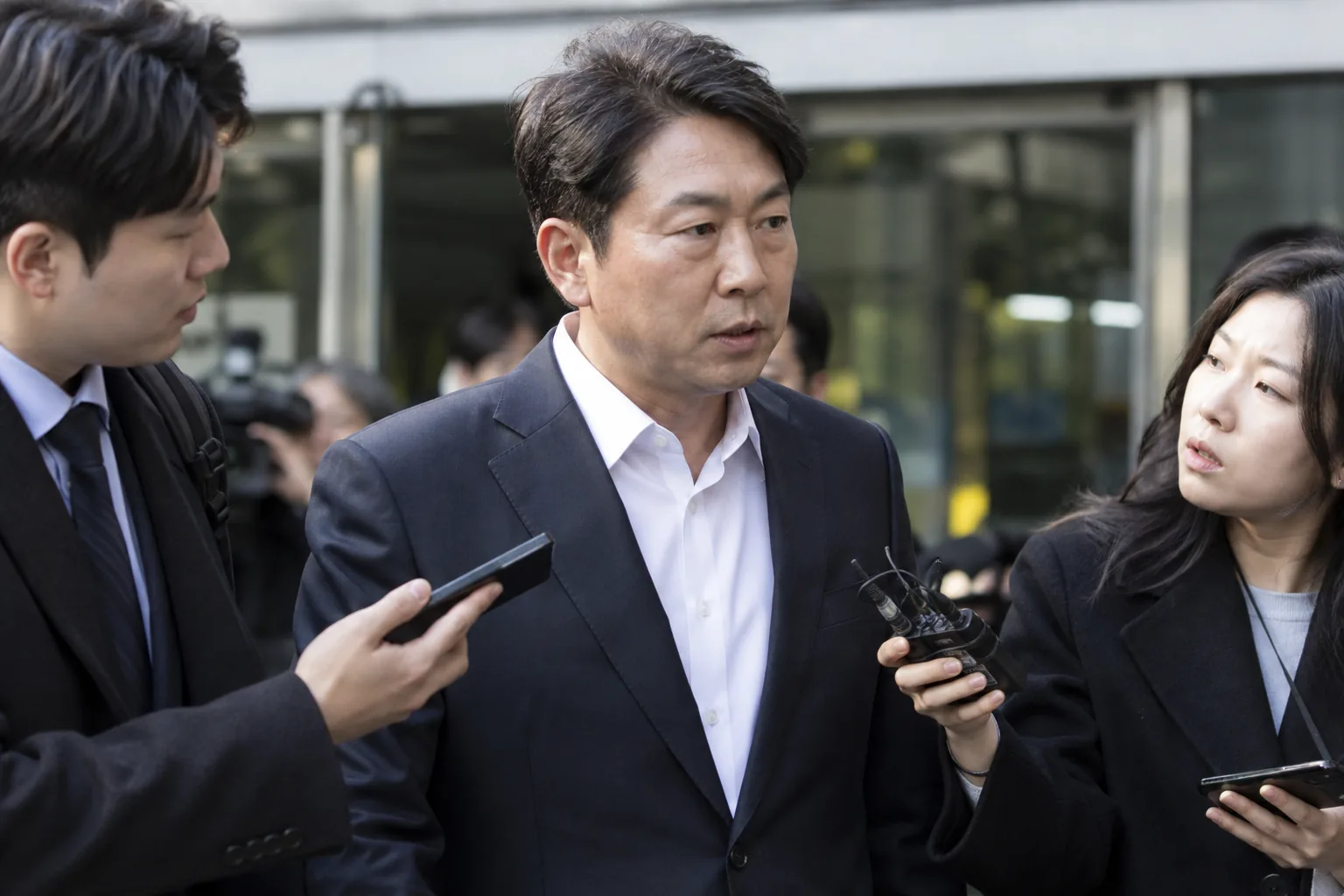브로커 양씨 "김승원에 연락했지만 위법 없어"…유흥주점 운영 부인 핵심 내용을 시각화한 이미지