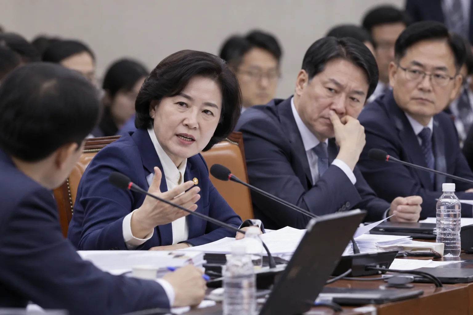 중수청장 임명 두고 '불협화음'…야권선 '추미애 발언' 보곤 감탄 핵심 내용을 시각화한 이미지