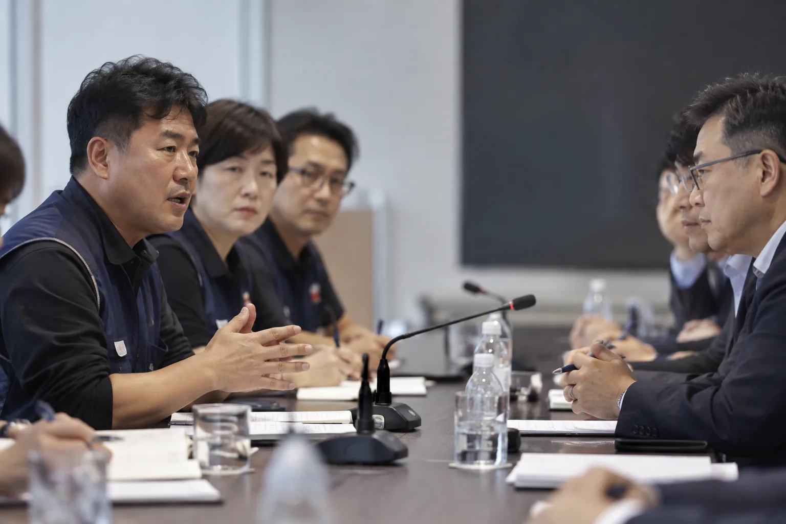 [속보] 민주노총, 메가특구 사회적 대화 참여키로…코로나19 이후 6년만 배경과 파장을 설명하는 이미지