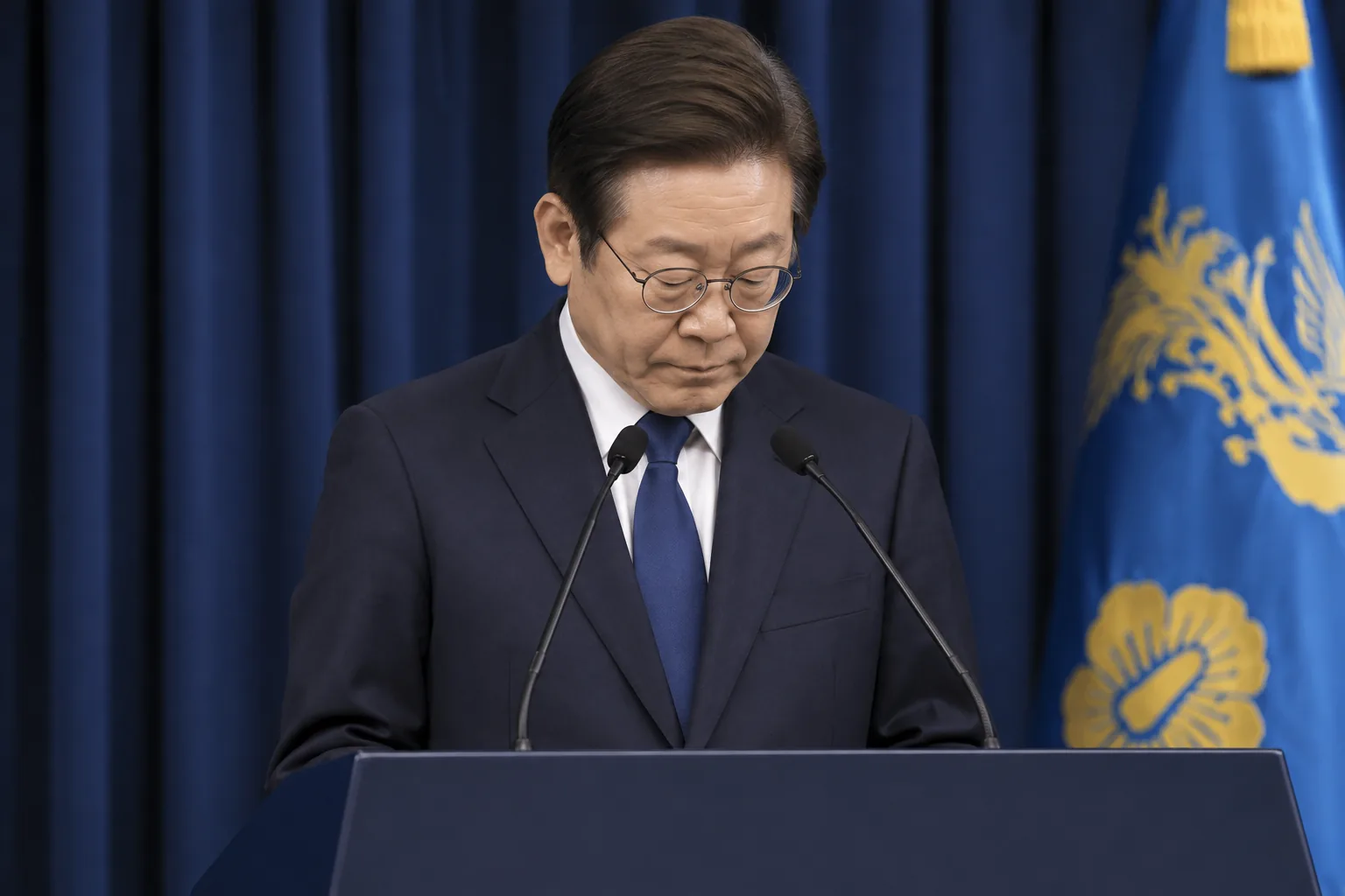 [속보] 이 대통령 "국민께 송구한 마음…선거 이후 국민실망 직면해 당황" 배경과 파장을 설명하는 이미지