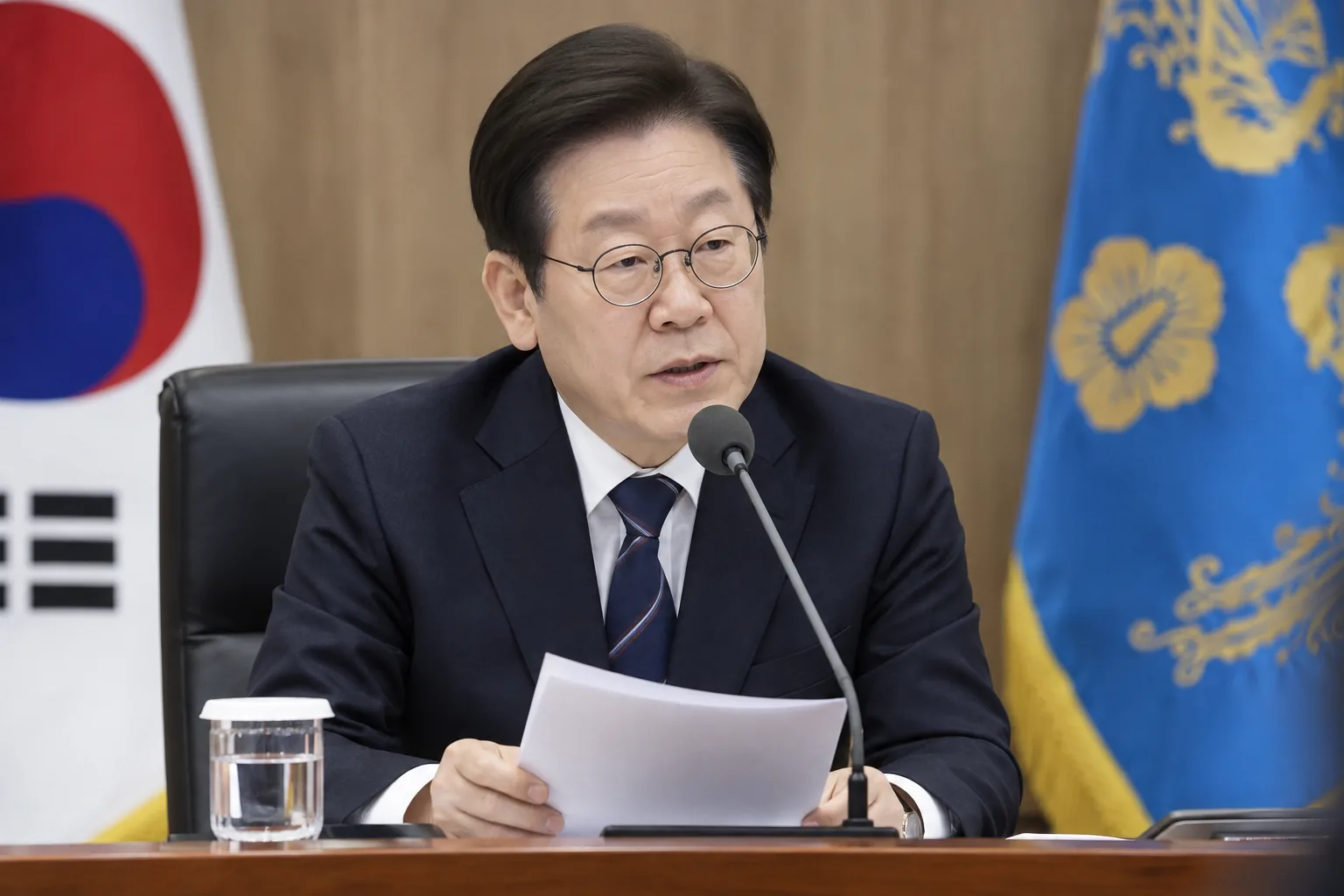 李대통령 '공소취소권 삭제' 요청에 여야 특검 놓고 재격돌 전망 배경과 파장을 설명하는 이미지