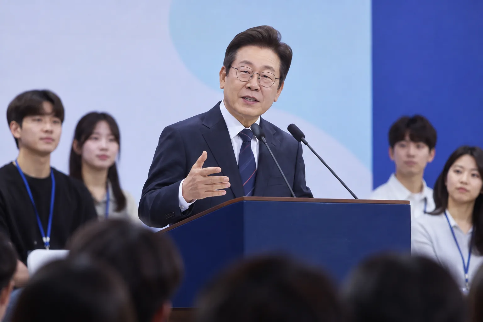 이 대통령, 오늘 청년의날 기념식 참석…질의응답·자유토론 예정 배경과 파장을 설명하는 이미지