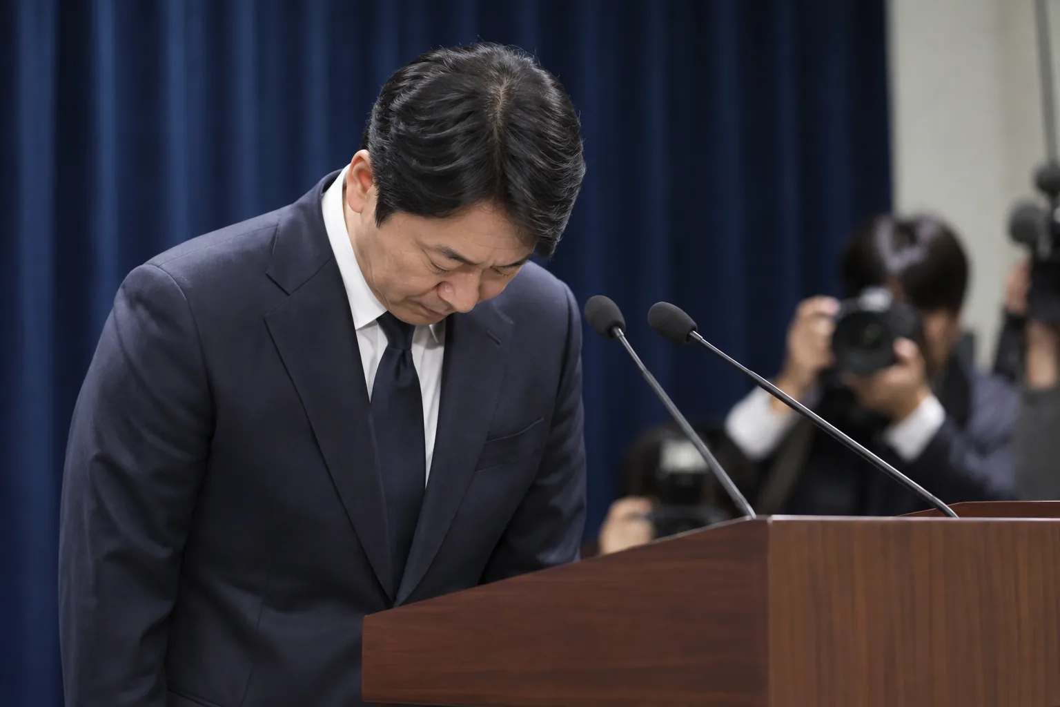 김승원 "국민 눈높이 못 미쳤다"…李대통령 회견 하루 만에 사퇴(종합) 핵심 내용을 시각화한 이미지
