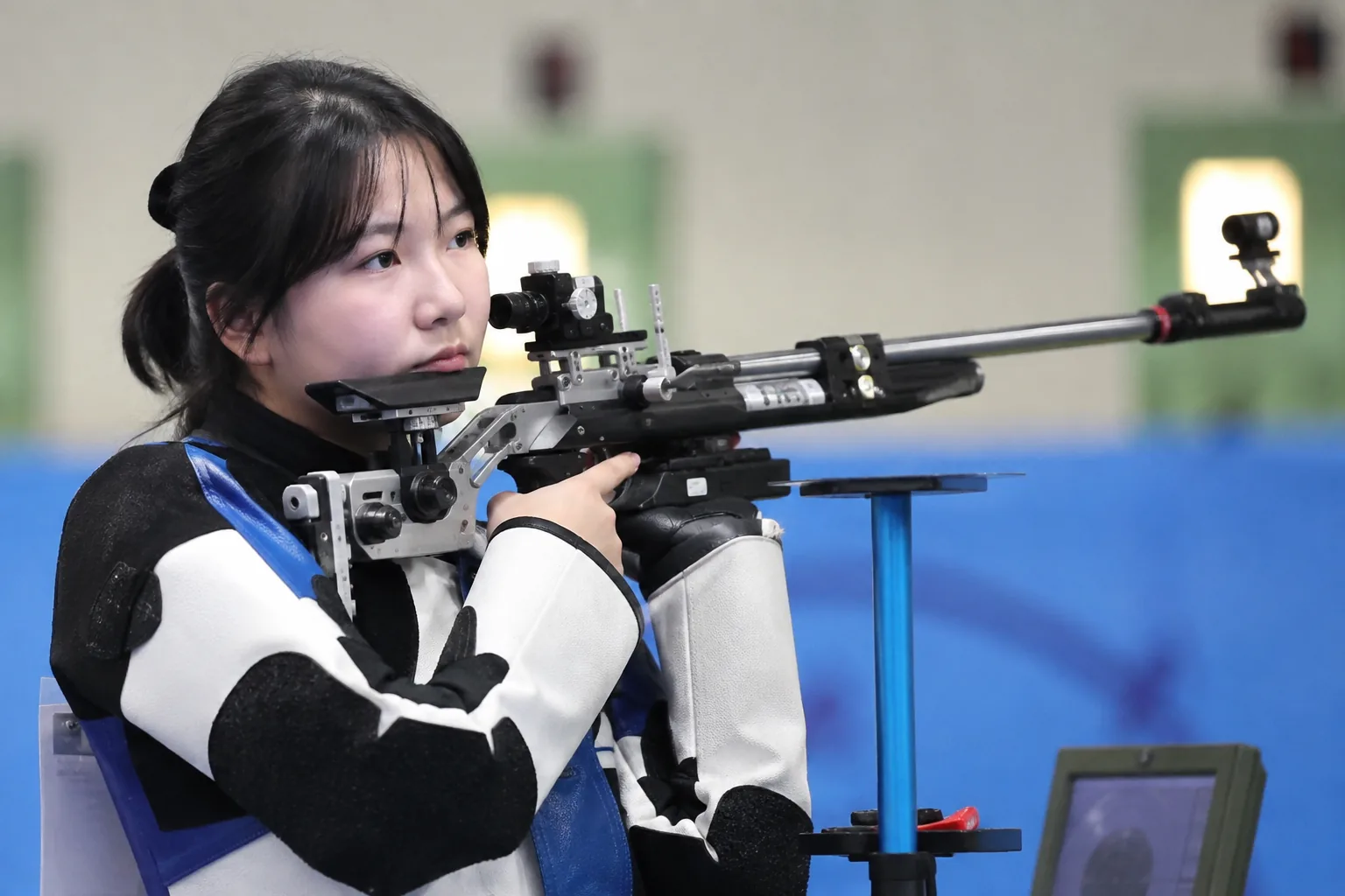 [아시안게임] 사격 반효진, 생일에 치른 여자 10ｍ 공기소총서 동메달 배경과 파장을 설명하는 이미지