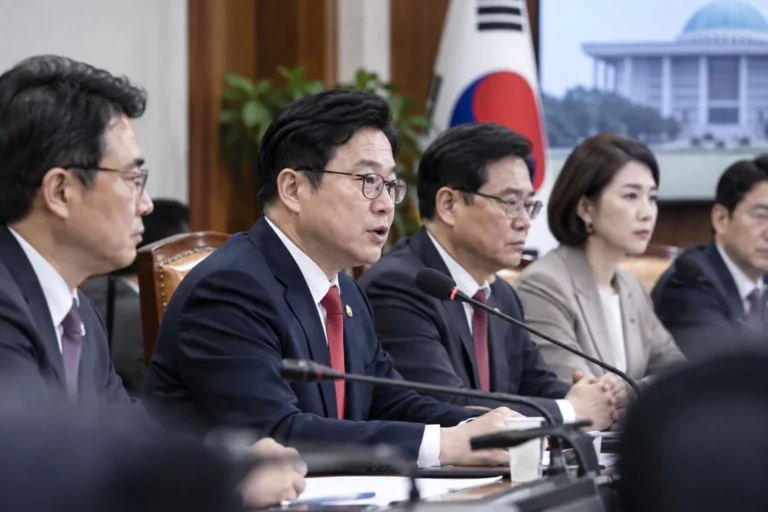 국힘 지도부, '수시 먹통'·가상자산 과세 개선 국회 간담회 관련 정치 뉴스 대표 이미지