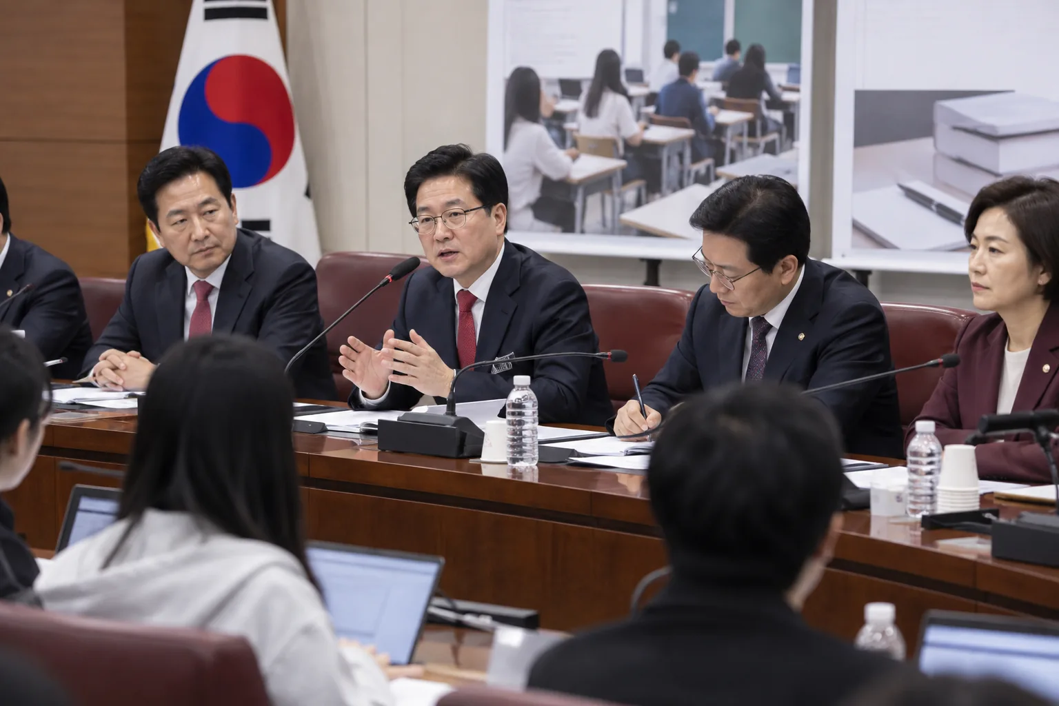 국힘 지도부, '수시 먹통'·가상자산 과세 개선 국회 간담회 핵심 내용을 시각화한 이미지