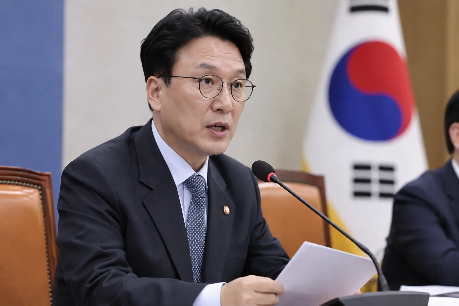 김민석, 개헌추진단 띄우자 안철수 "개꿈 깨라", 나경원 "코너 몰리니 국면 전환용" 배경과 파장을 설명하는 이미지