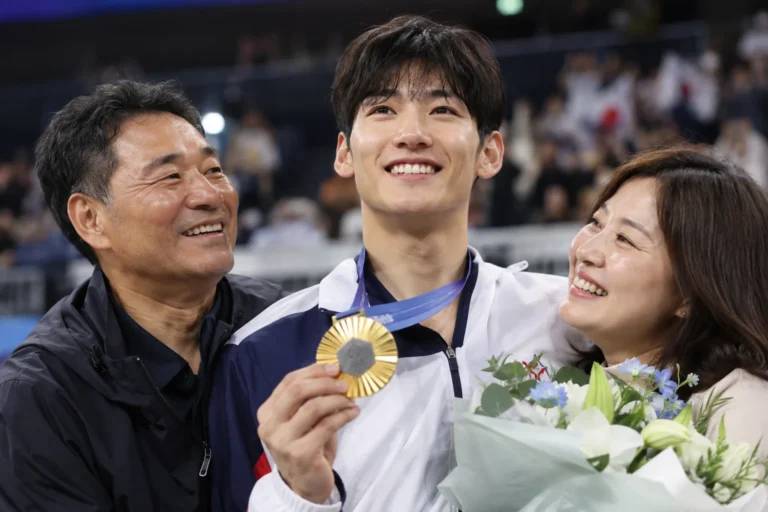 “지금은 내가 ‘유기상이 아빠’”…사상 첫 금메달 가족 유영동·유기상·박영아 관련 스포츠 뉴스 대표 이미지