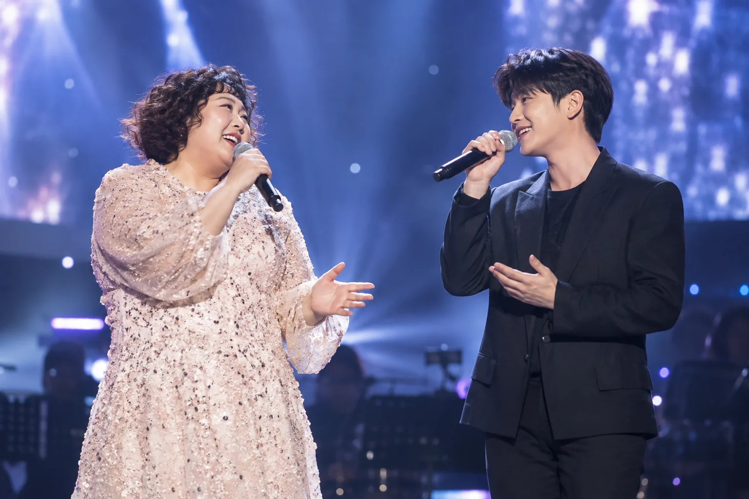 신기루, 첫 단독 콘서트 전석 매진…김민석과 깜짝 듀엣 핵심 내용을 시각화한 이미지
