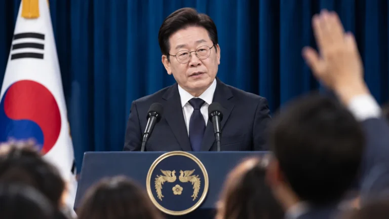 국민 57.7% 이 대통령, 기자회견 "못했다"…"잘했다"는 39.2% 관련 정치 뉴스 대표 이미지